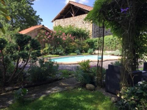 مبيت وإفطار Villeneuve-de-Rivière Loft Atypique المظهر الخارجي الصورة